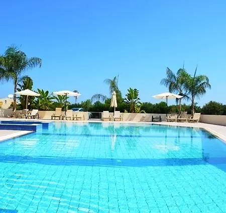 Poppy Daire Protaras